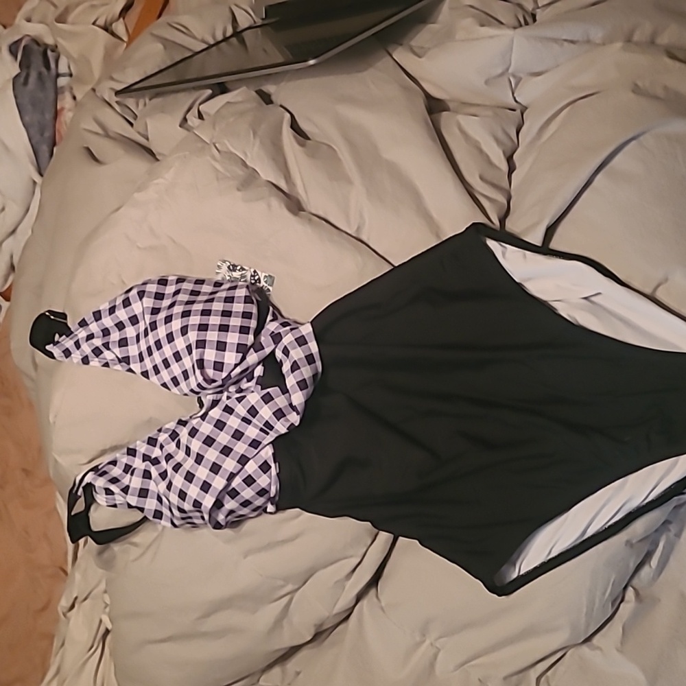 1 piece checkered swimsuit